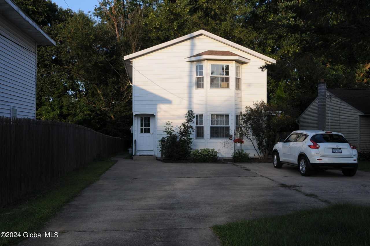 1485 Nelson St #2