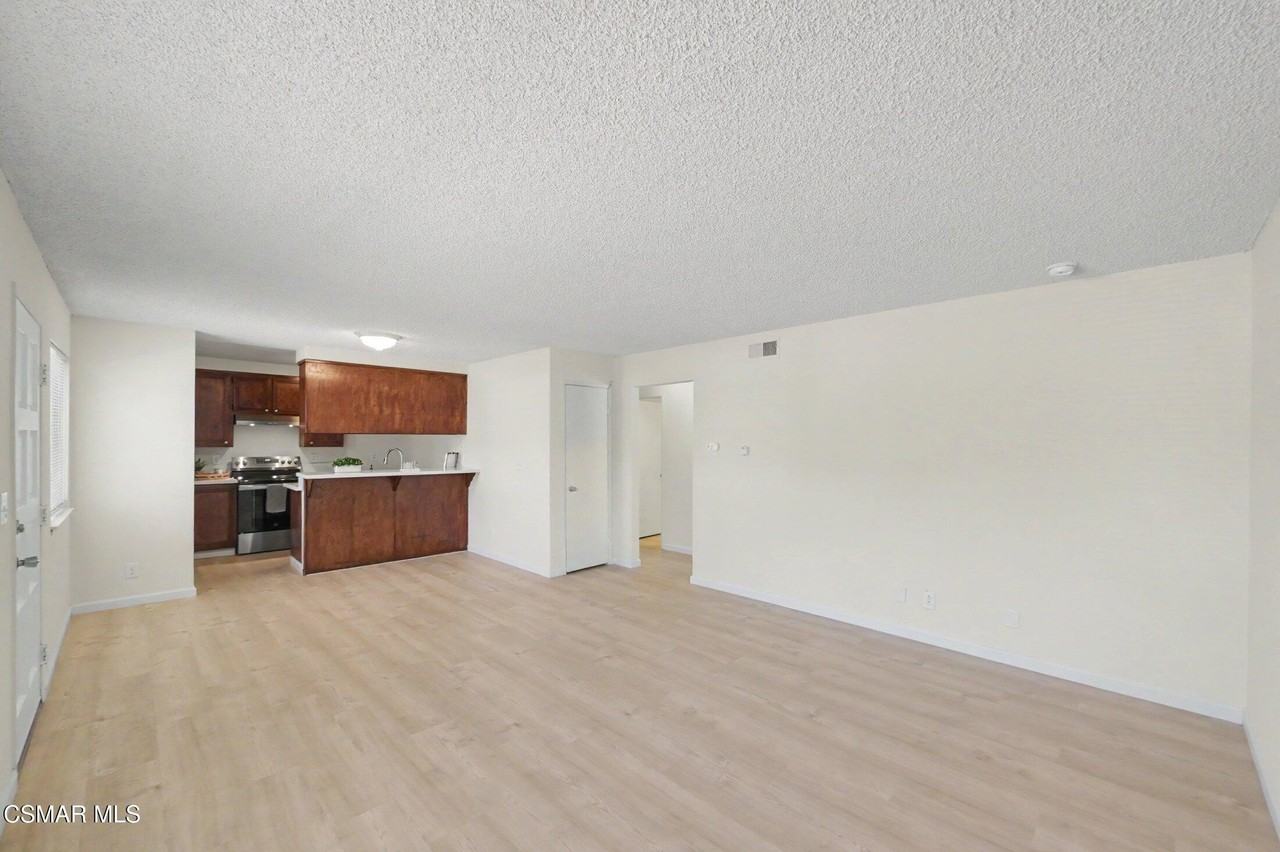 1670 Calle Diamonte - Photo 3 of 36