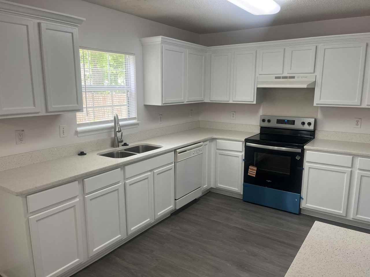 2452 Melville Rd - Photo 4 of 18
