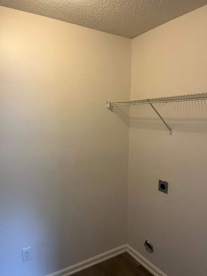 2452 Melville Rd - Photo 5 of 18