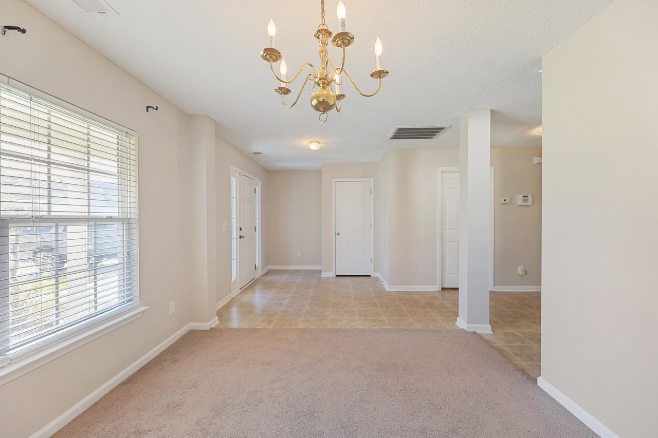 405 Green Park Ln - Photo 4 of 22