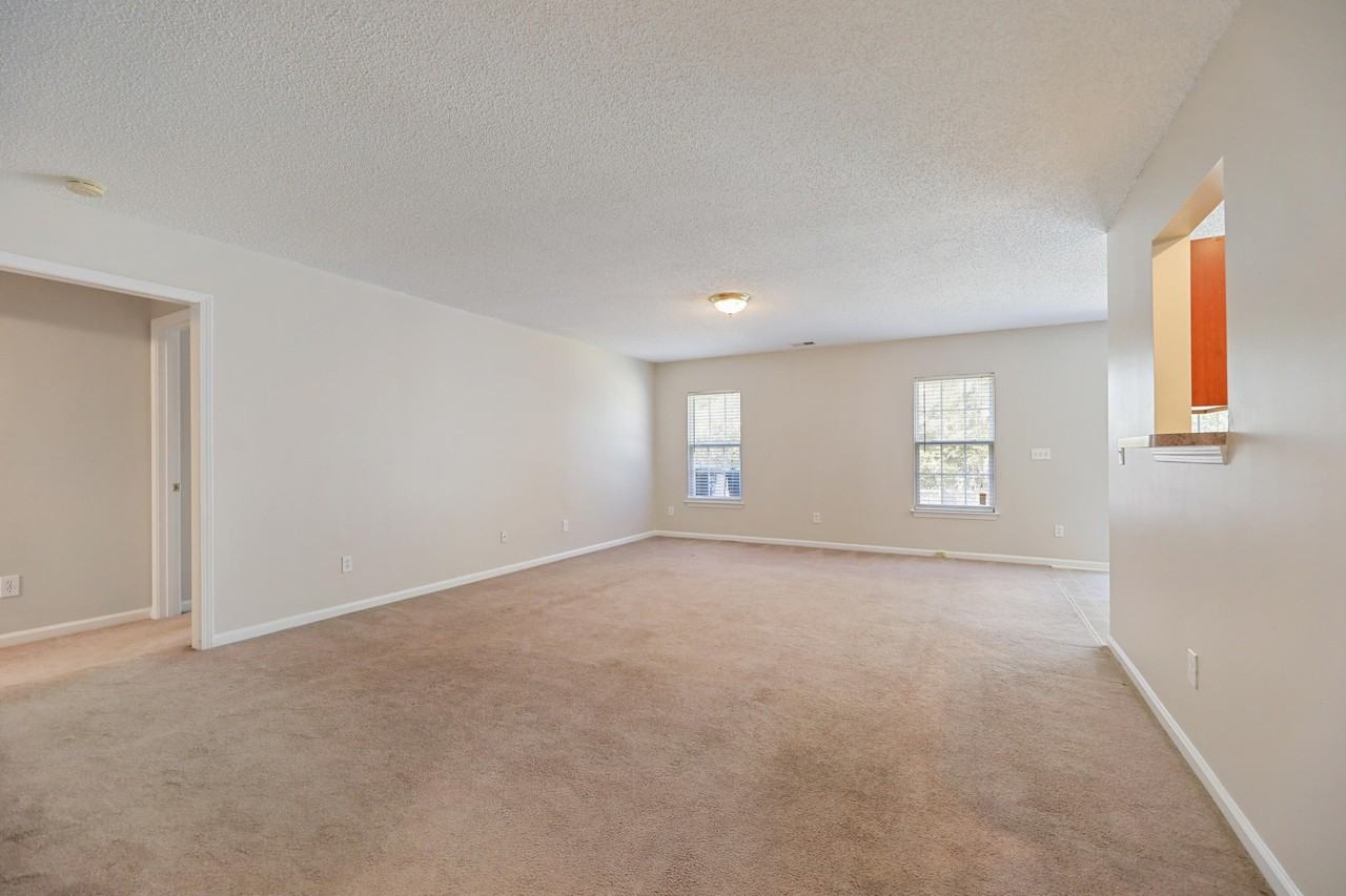 405 Green Park Ln - Photo 6 of 22