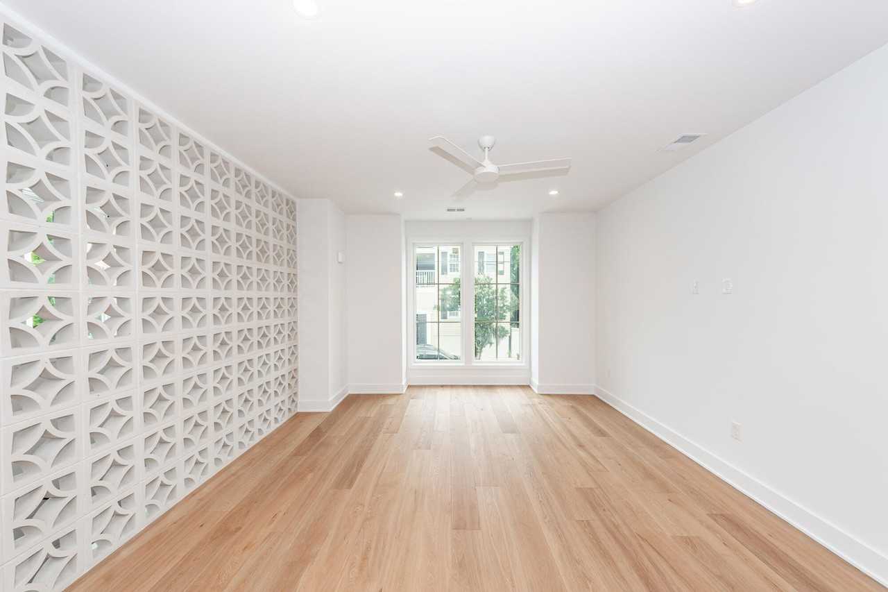 41 Amherst St - Photo 6 of 32
