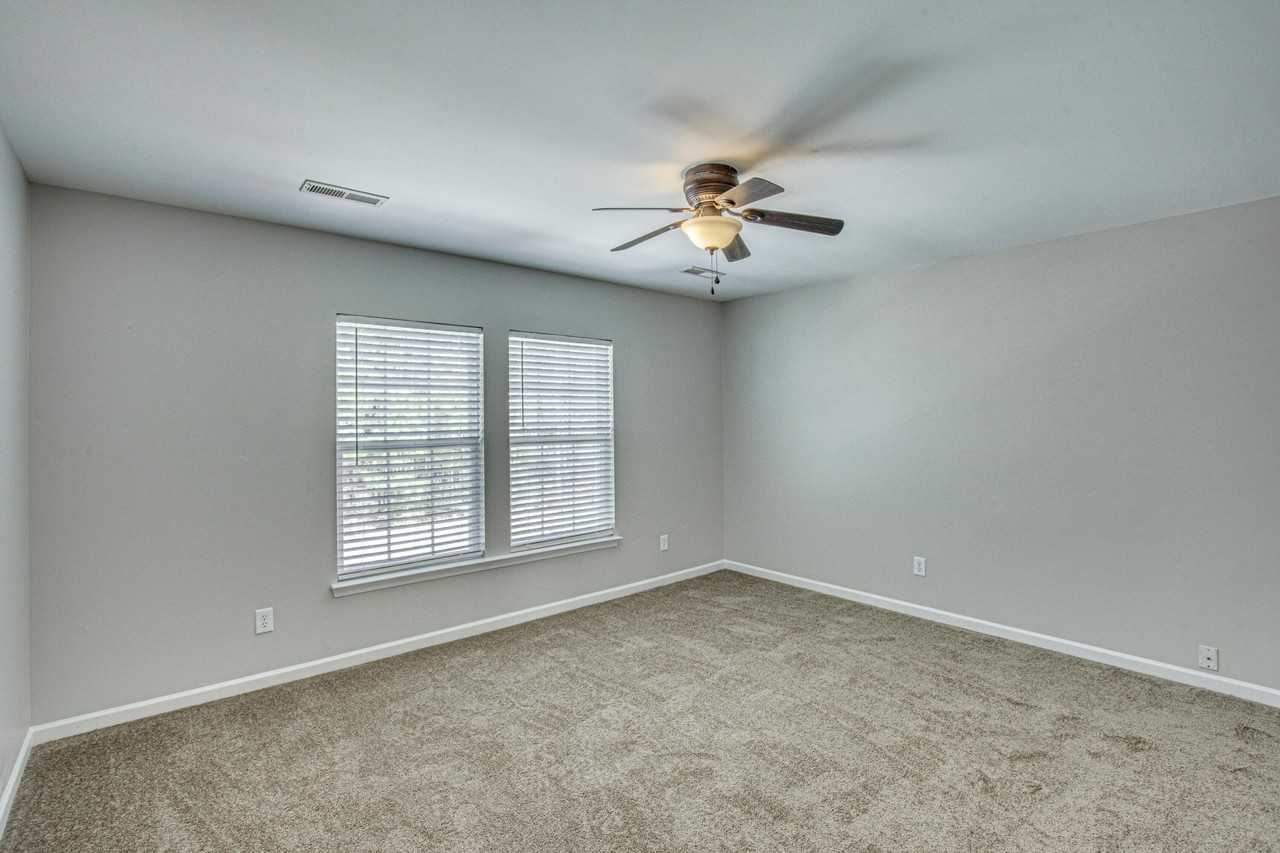 233 Woodbrook Way - Photo 7 of 12