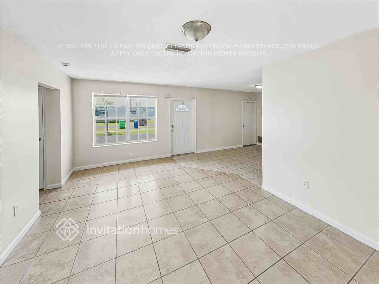 2630 Nw 83rd Ave - Photo 3 of 19