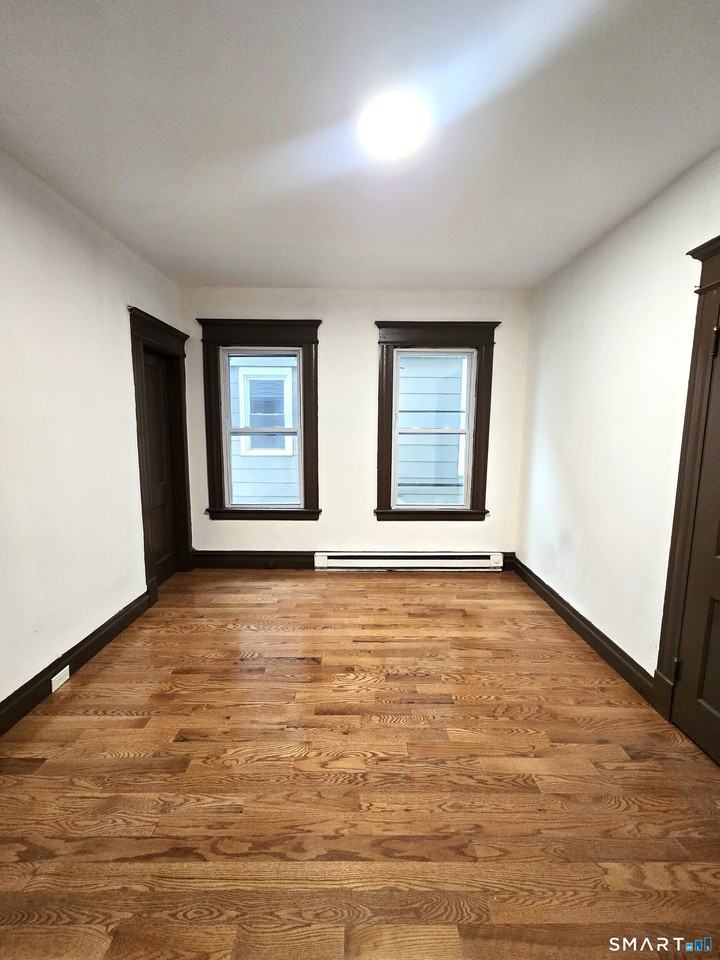 203 Cooke St - Photo 6 of 10