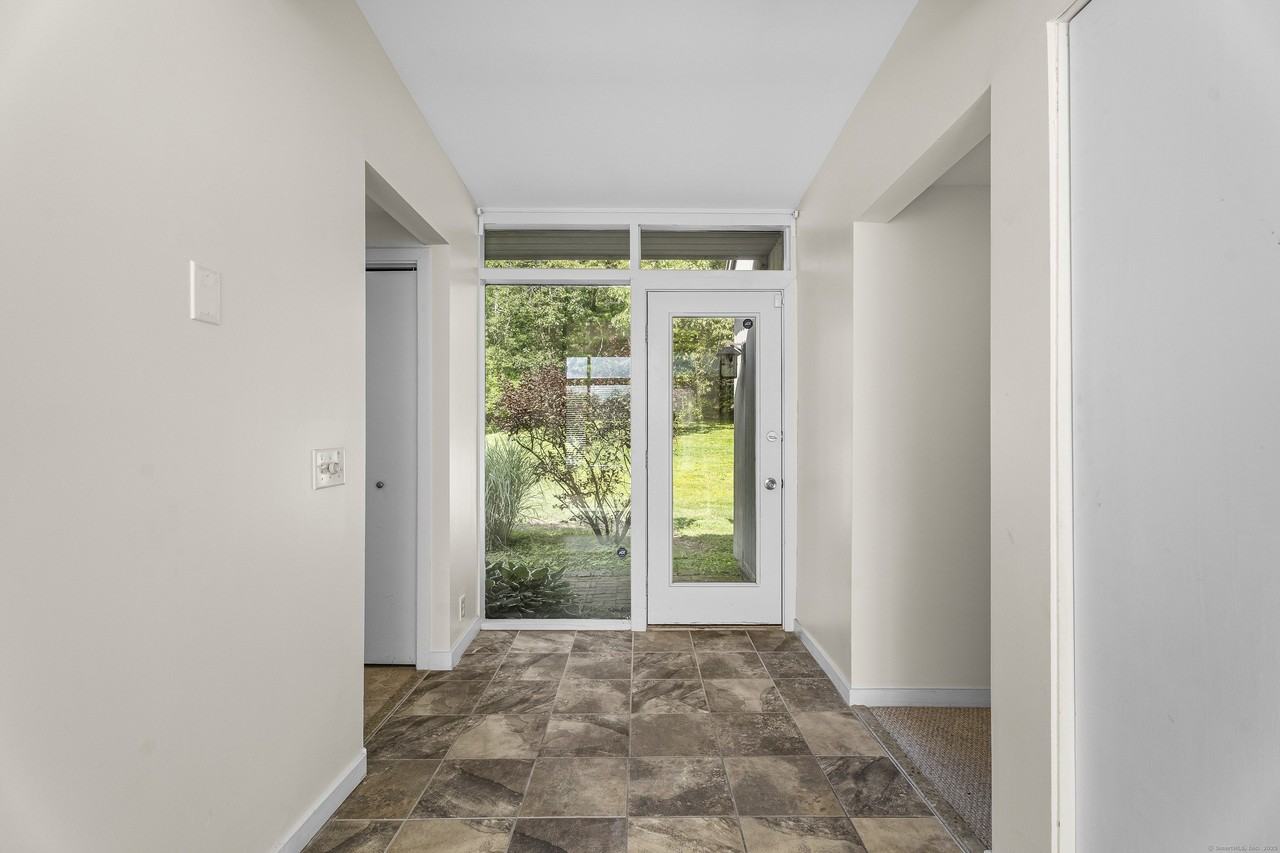 23 Vine Hill Rd - Photo 6 of 38