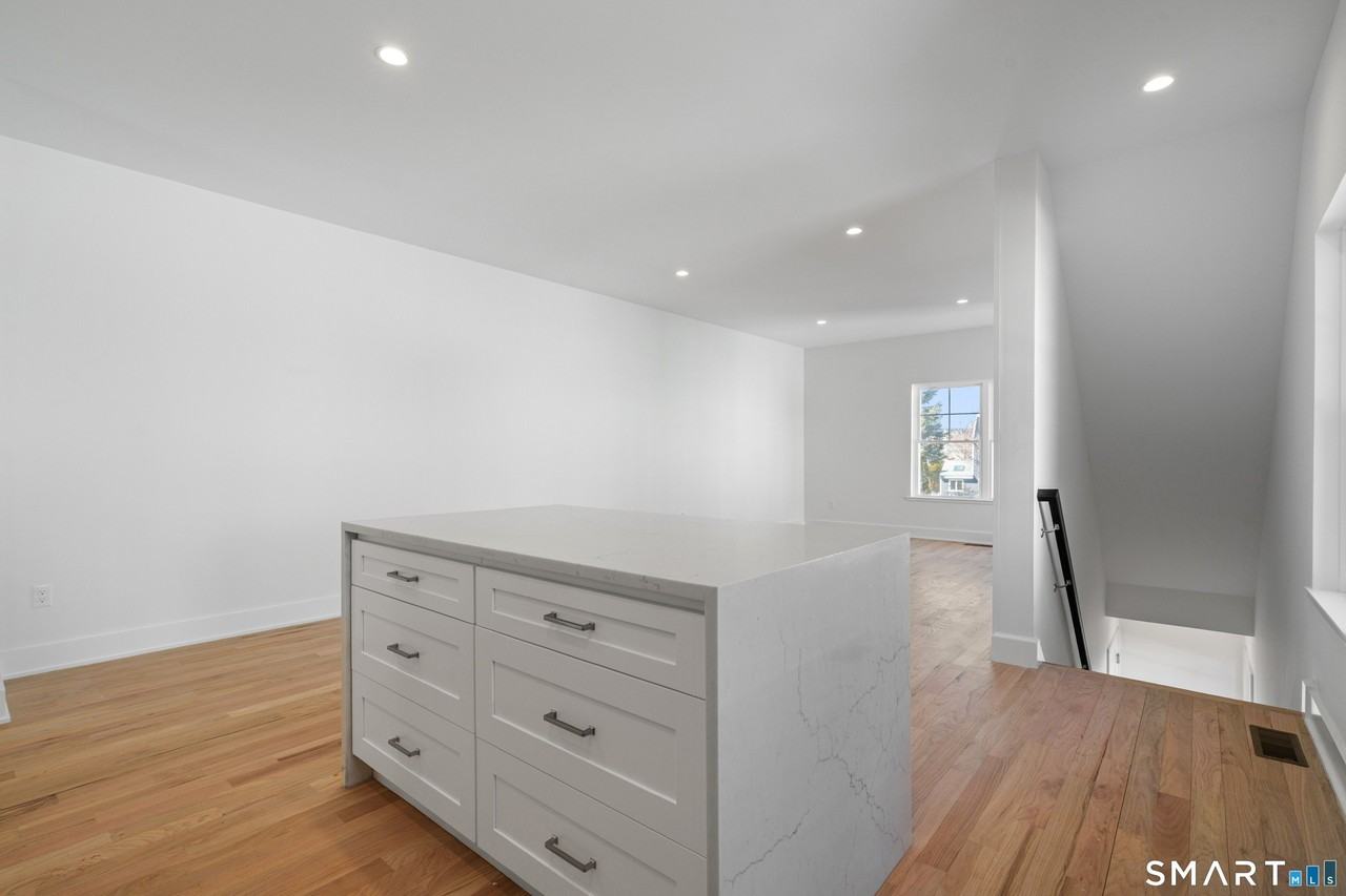 25 Village Rd #B - Photo 6 of 17