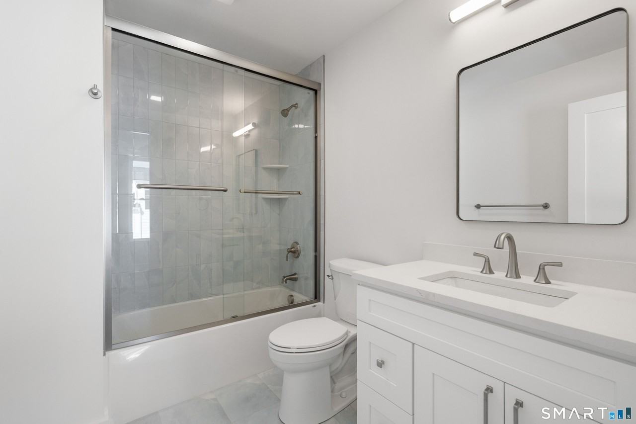 25 Village Rd #B - Photo 7 of 17