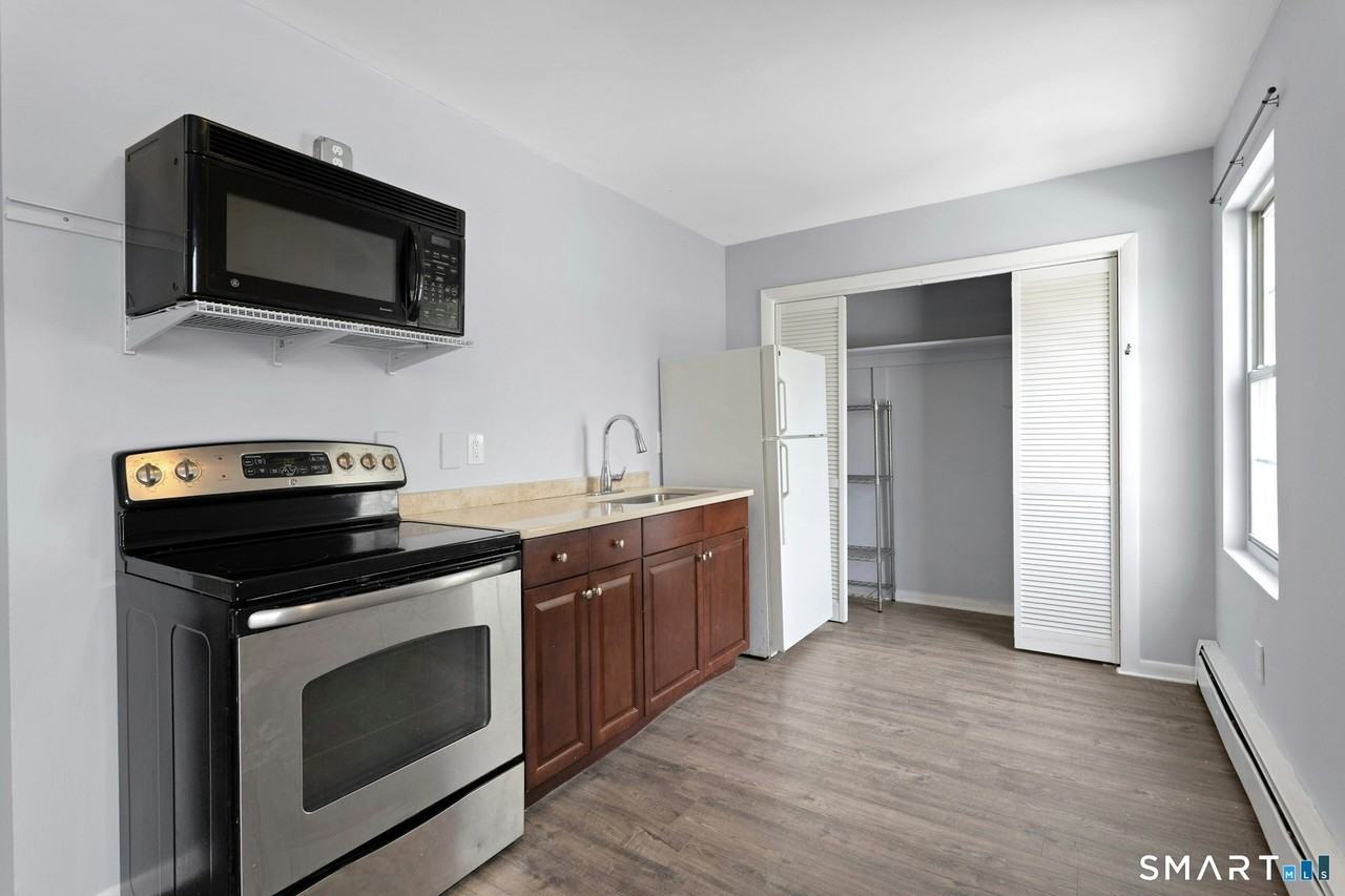 614 Earl Ave - Photo 2 of 8
