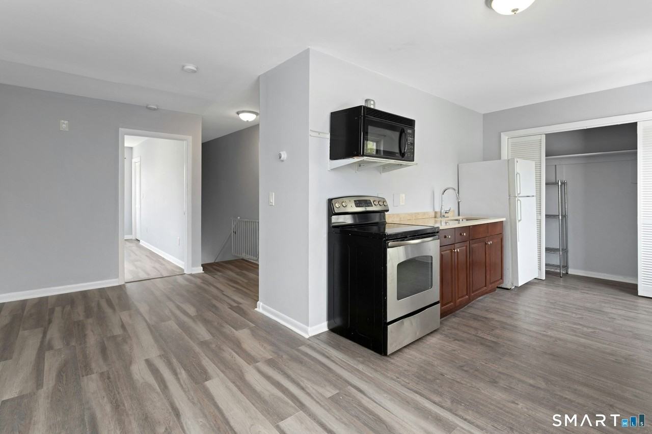 614 Earl Ave - Photo 3 of 8