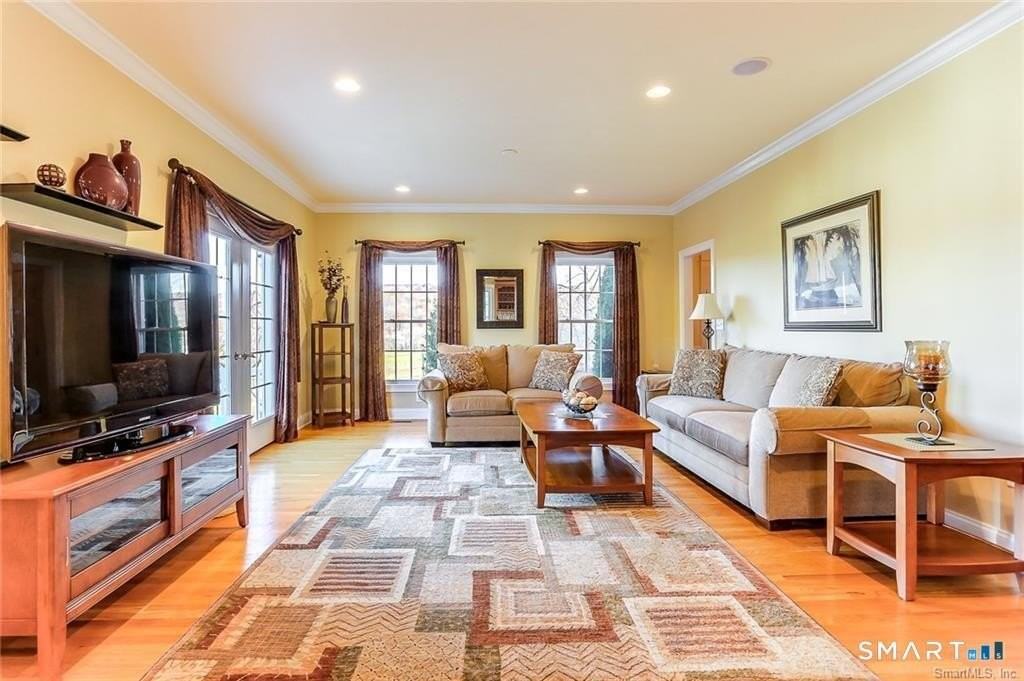 833 Millbrook Rd - Photo 5 of 15