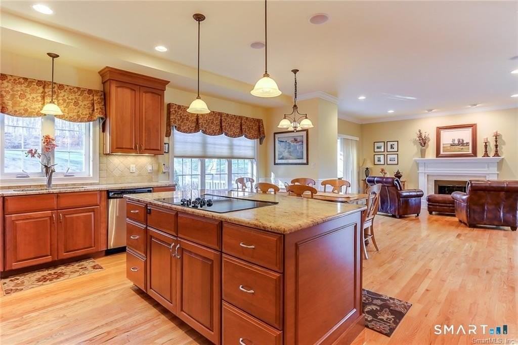 833 Millbrook Rd - Photo 6 of 15
