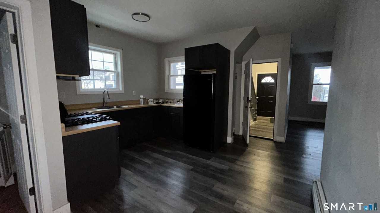 222 Hallock Ave #2 - Photo 2 of 9