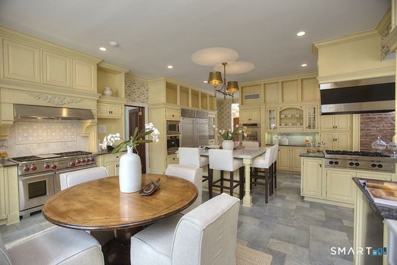637 Valley Rd - Photo 6 of 37