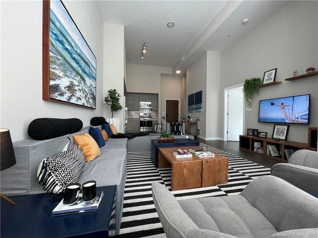 900 Pacific St #404 - Photo 4 of 8