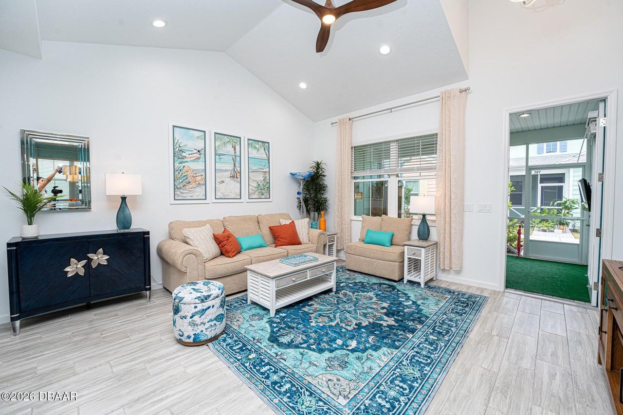 375 Latitude Dr - Photo 5 of 50