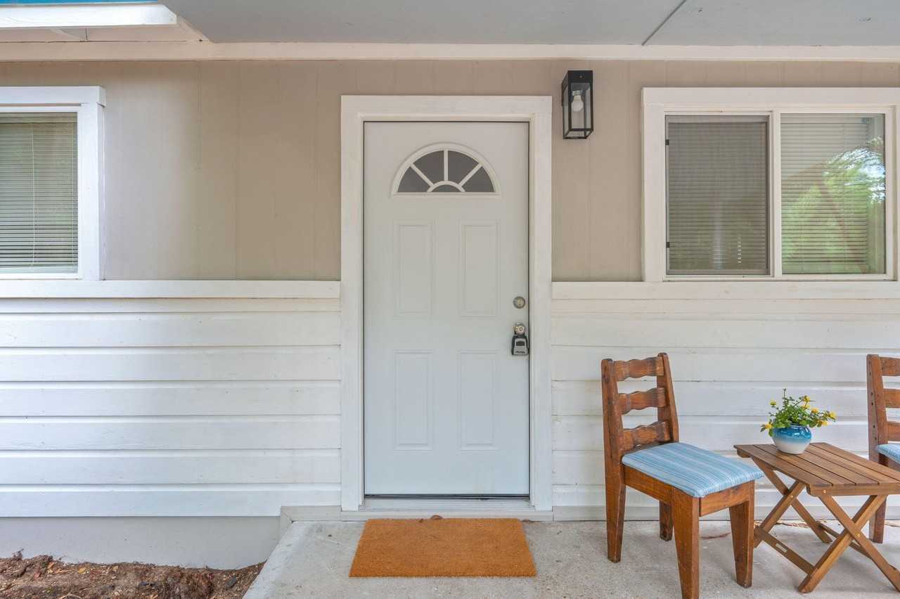 812 E Edney Ave - Photo 5 of 28