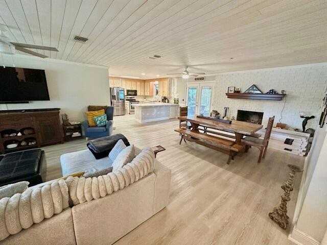 203 Hastings Ct - Photo 5 of 31