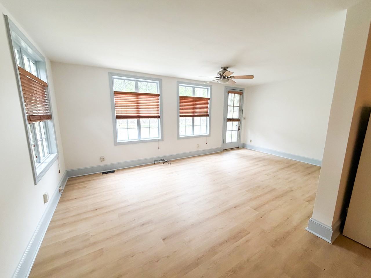 208 N Buchanan Blvd #1 - Photo 3 of 22