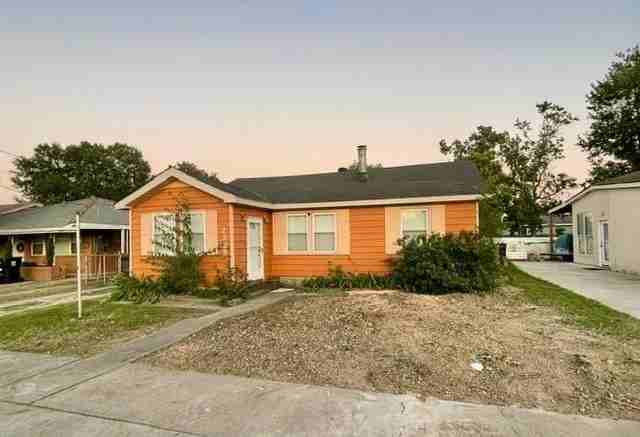 2329 Lyndell Dr
