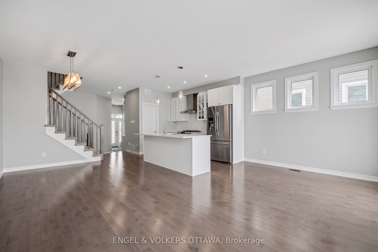 118 Kestrel St - Photo 4 of 12