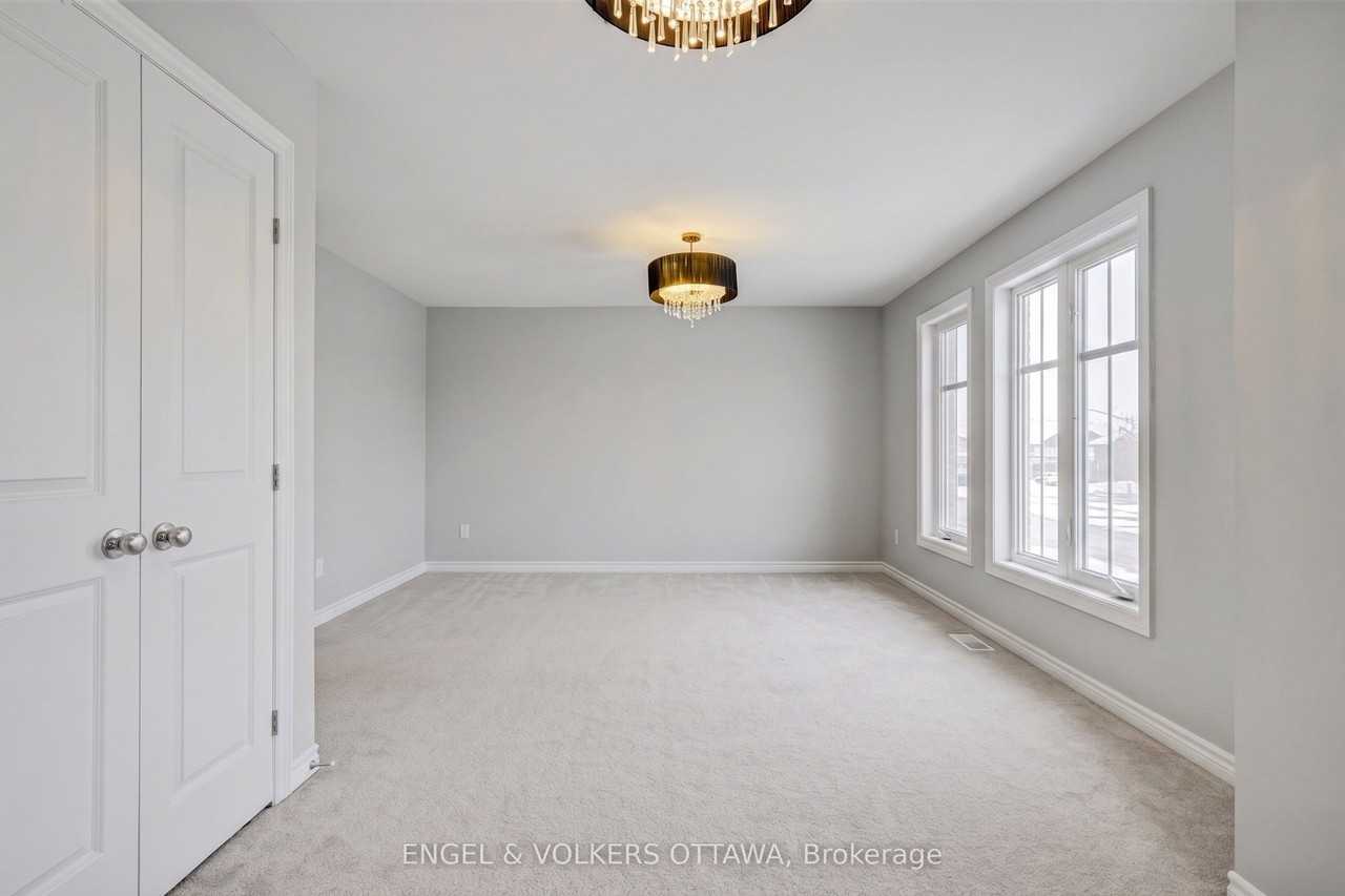 118 Kestrel St - Photo 6 of 12