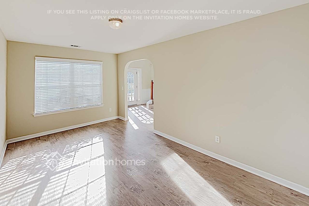 775 Florigen Ln - Photo 4 of 14