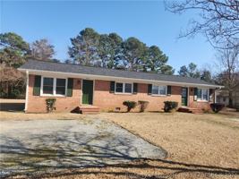 featured image of 425 Windemere Dr