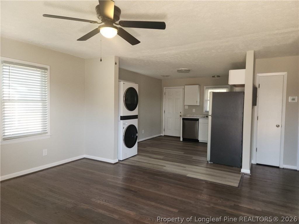 425 Windemere Dr - Photo 2 of 9