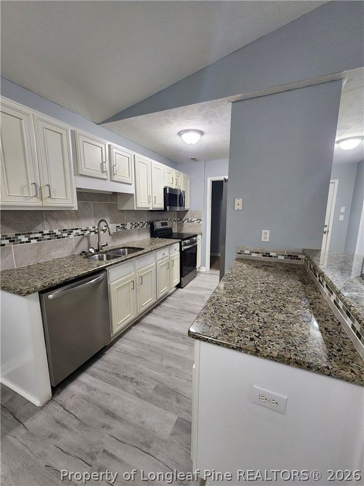505 Meadowland Ct #9 - Photo 3 of 12