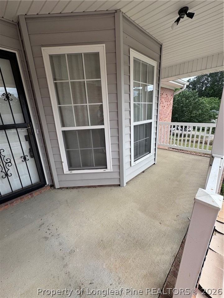 1535 Londonderry Pl - Photo 4 of 36