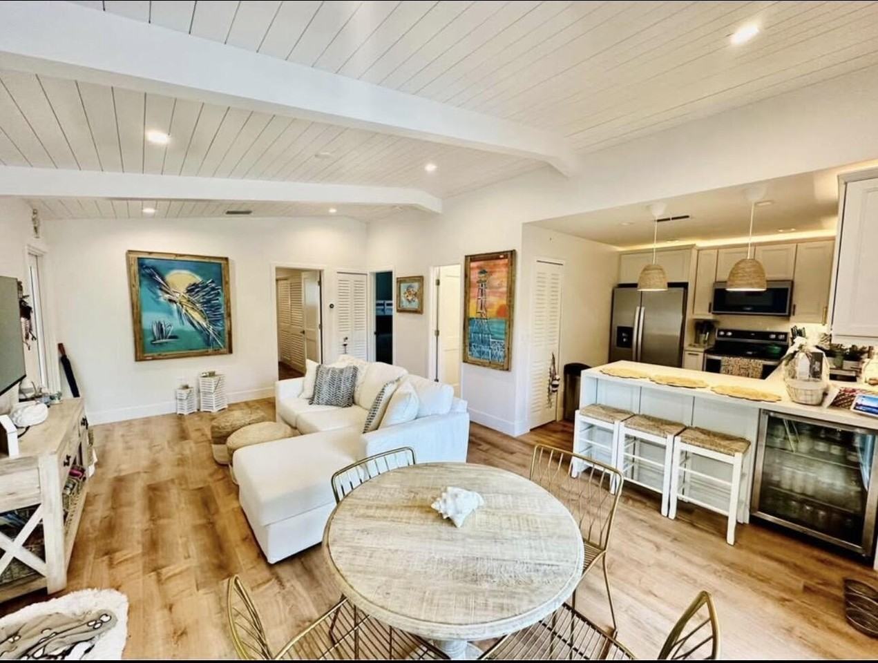 106 Mangrove Ave - Photo 4 of 15
