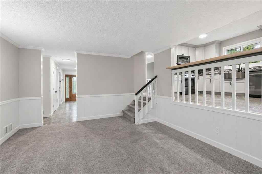 9485 Martin Rd - Photo 7 of 50
