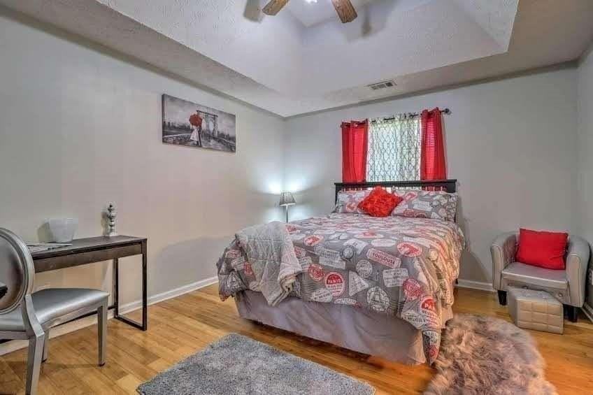 483 Oak Dr - Photo 2 of 18
