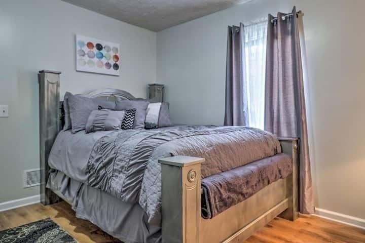 483 Oak Dr - Photo 3 of 18