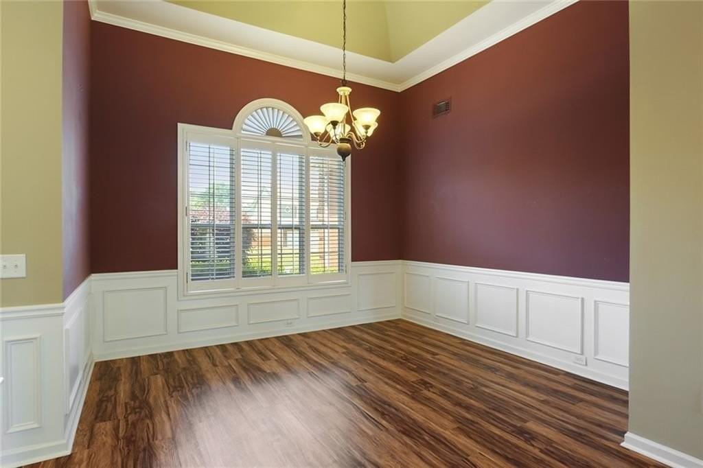 1550 Argonne Ln - Photo 6 of 40