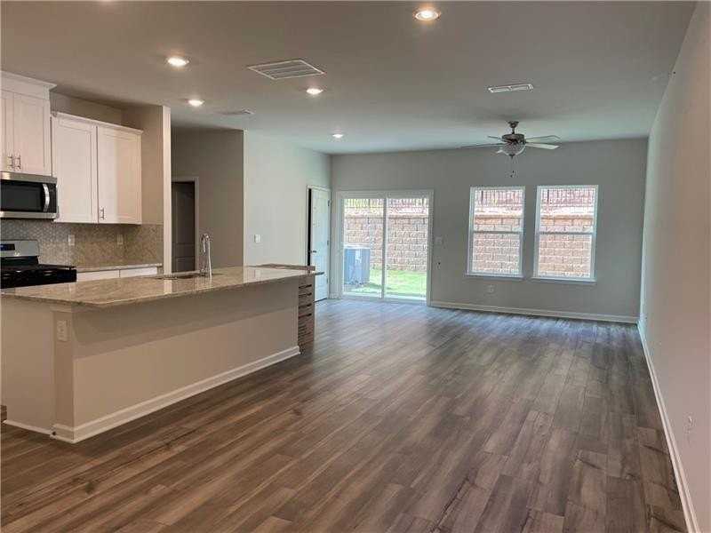 269 Timberland Ave - Photo 4 of 8