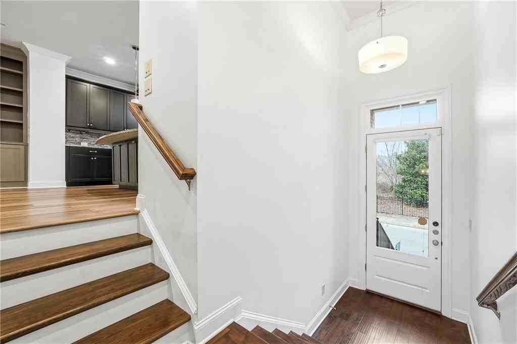 7809 Laurel Crest Dr - Photo 2 of 20