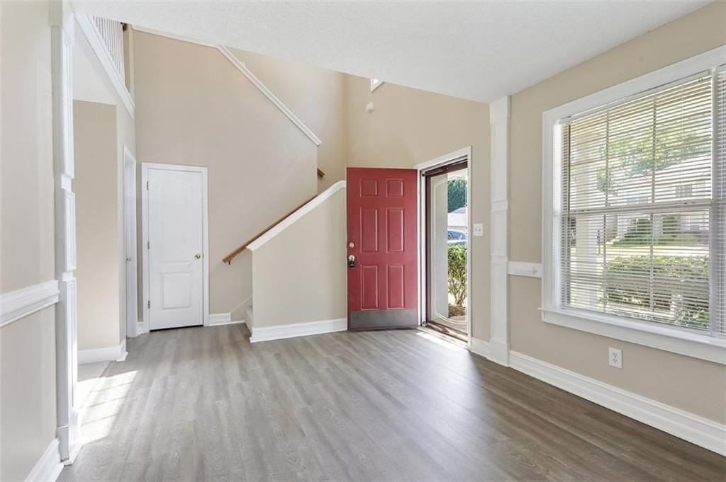 312 Eagle Way - Photo 2 of 33