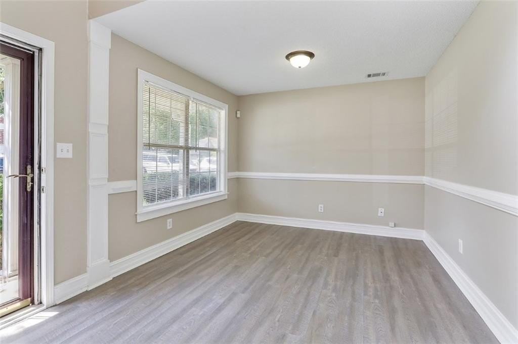 312 Eagle Way - Photo 4 of 33