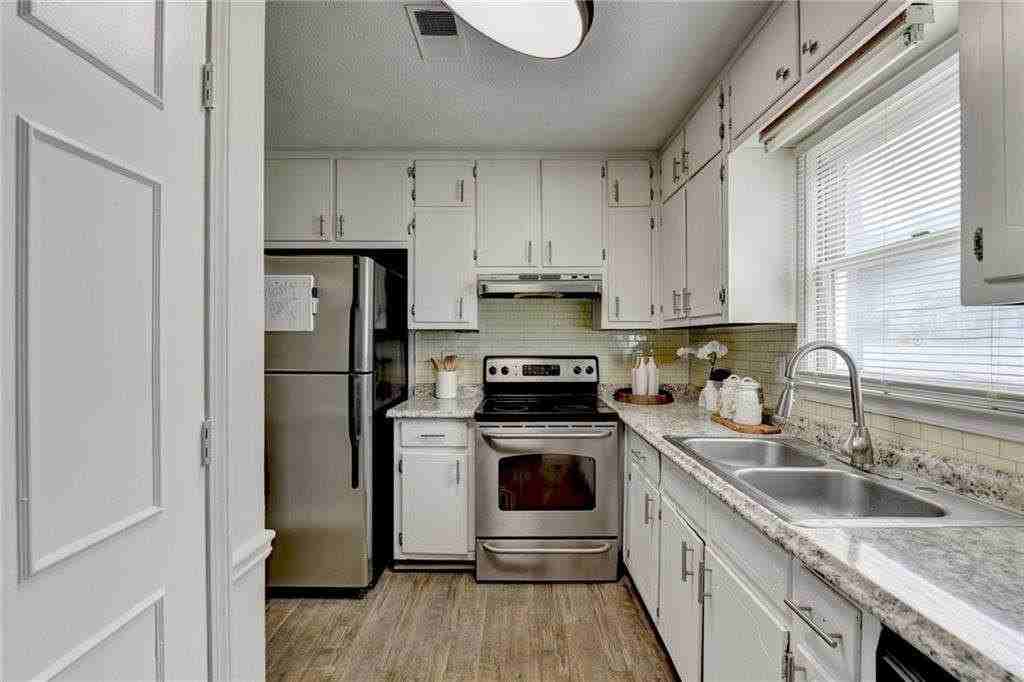 979 Park Gate Pl - Photo 7 of 7