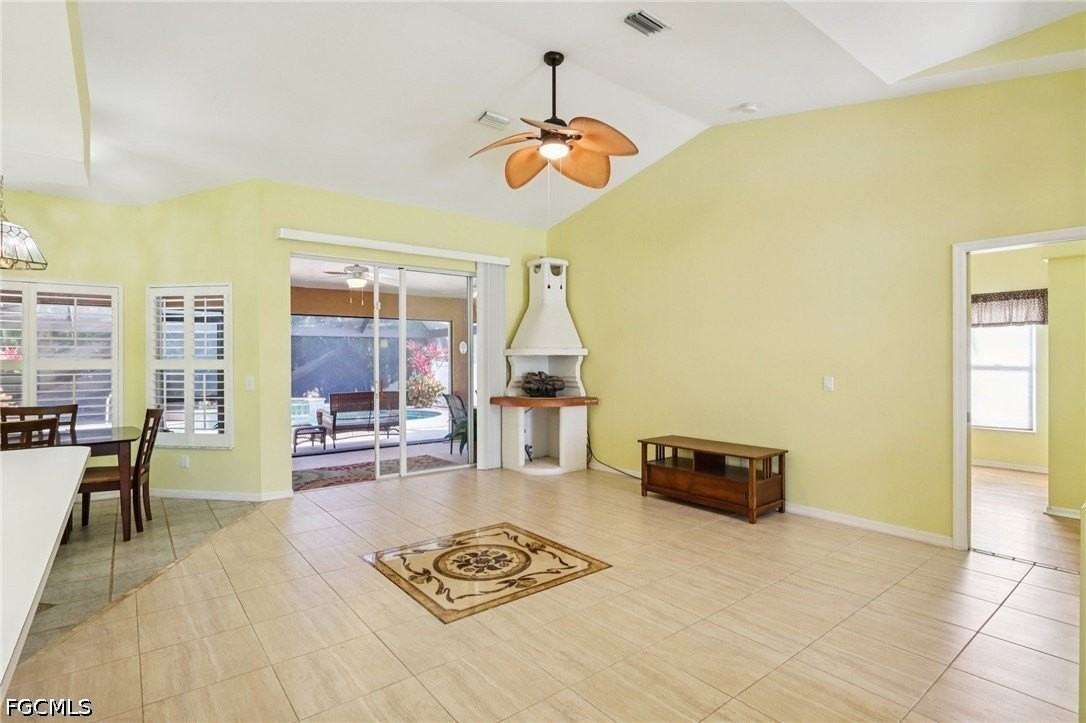 2701 Sw 37th Ter - Photo 7 of 40