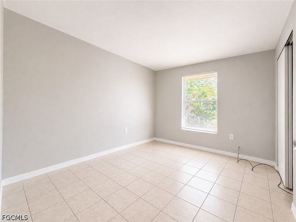 5461 11th Ave - Photo 3 of 9