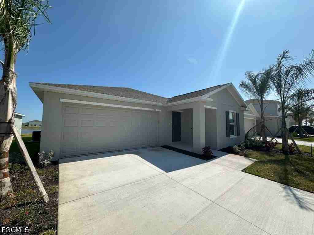 11918 Savanna Lakes Blvd - Photo 3 of 13