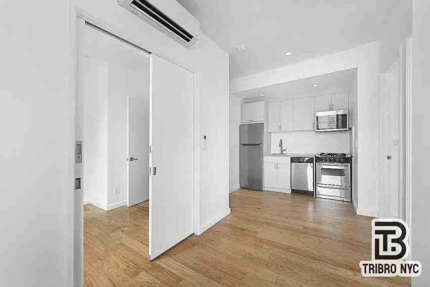 105 Moore St - Photo 3 of 7