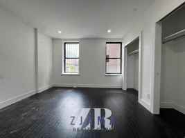 featured image of 2116 Regent Pl