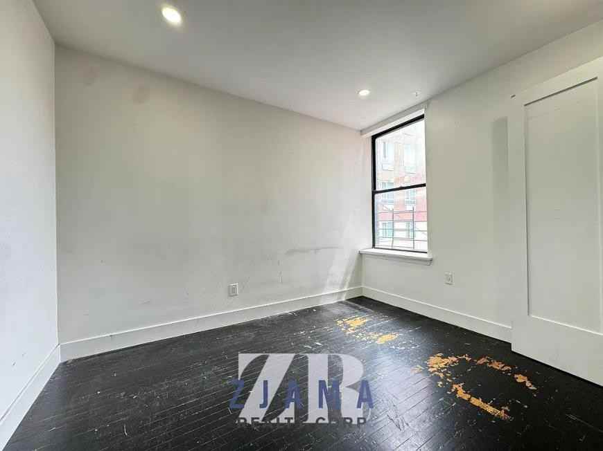2116 Regent Pl - Photo 2 of 6