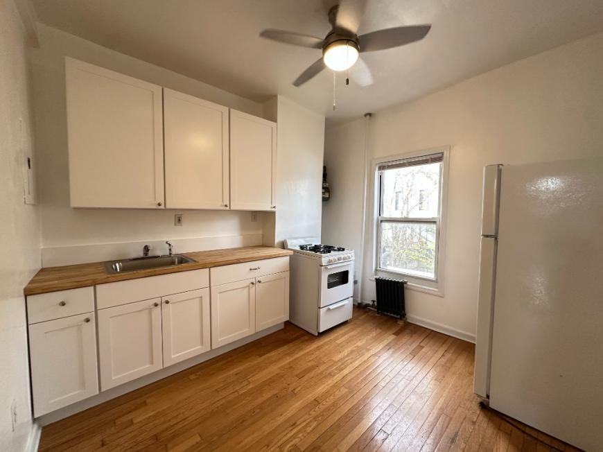 30 Dikeman St - Photo 2 of 7