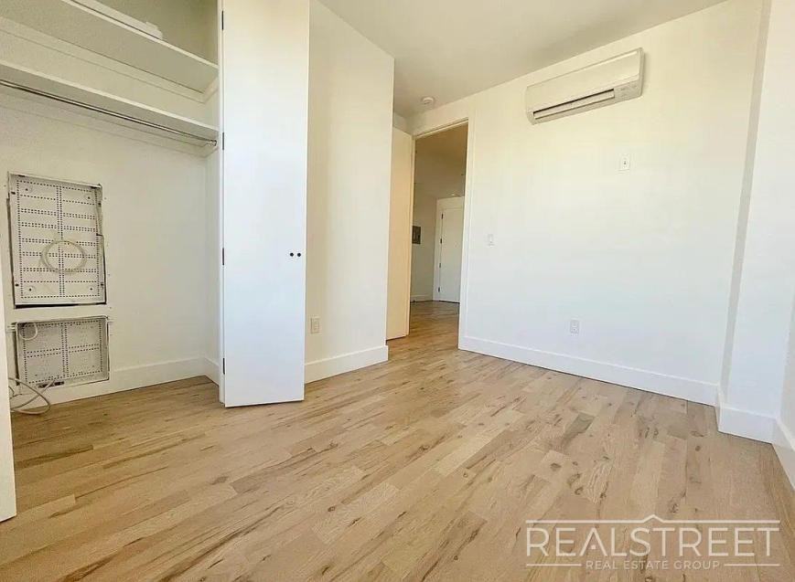1267 Herkimer St - Photo 7 of 10